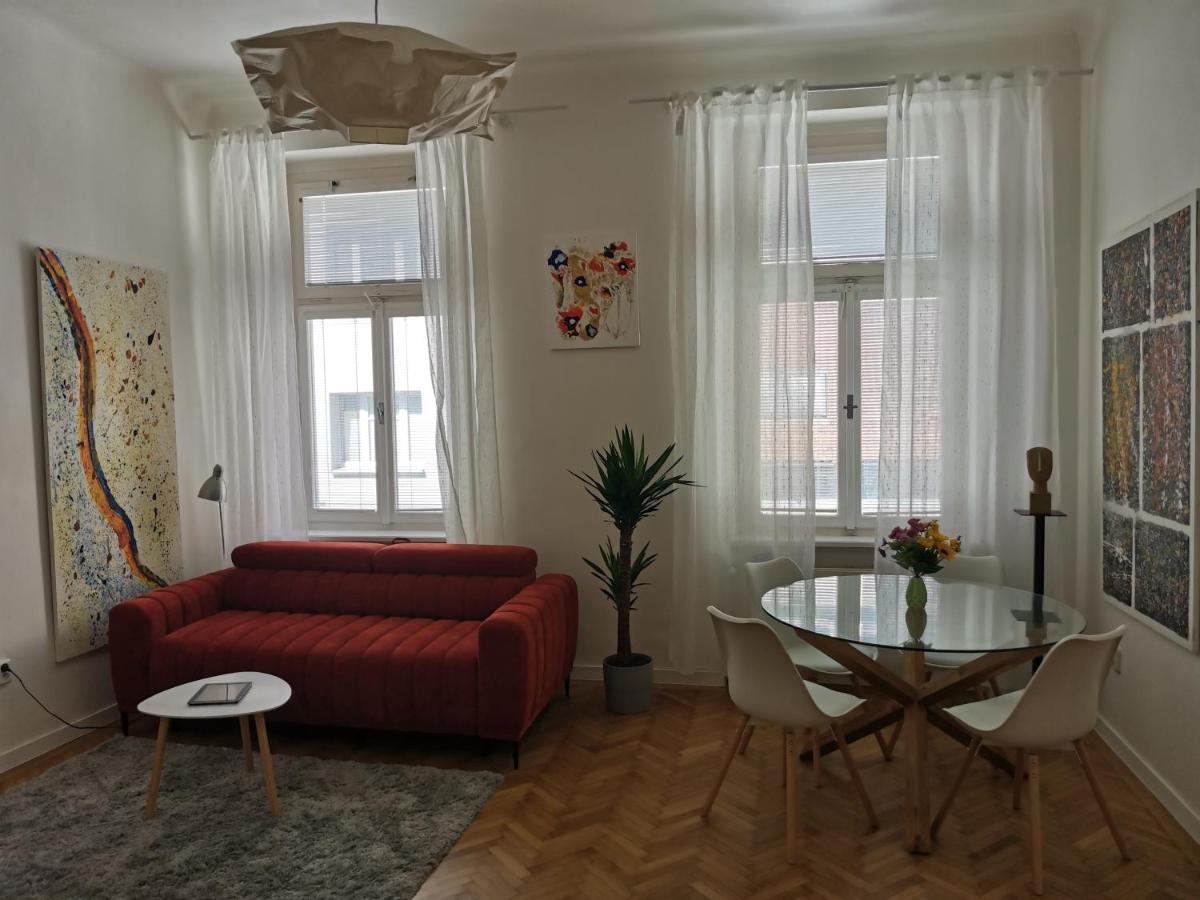 Downtown 3 Bdr Charm - Walk To Attractions 布拉迪斯拉发
