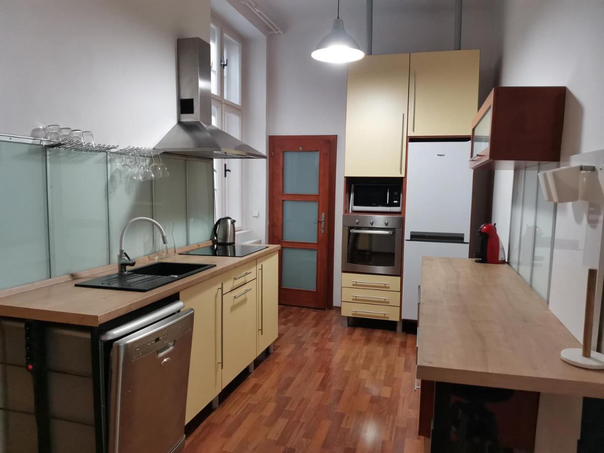 Downtown 3 Bdr Charm - Walk To Attractions * 布拉迪斯拉发